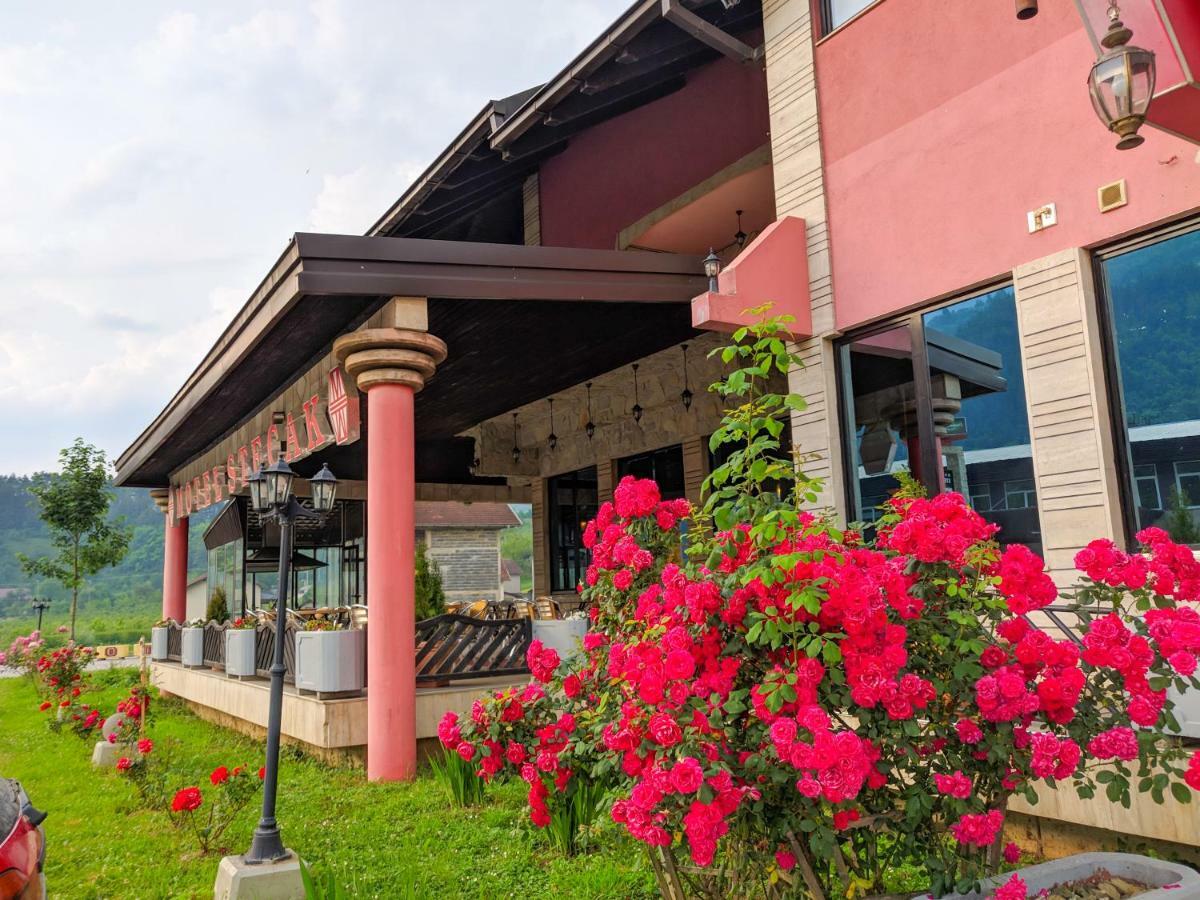Motel Stecak Jajce Extérieur photo
